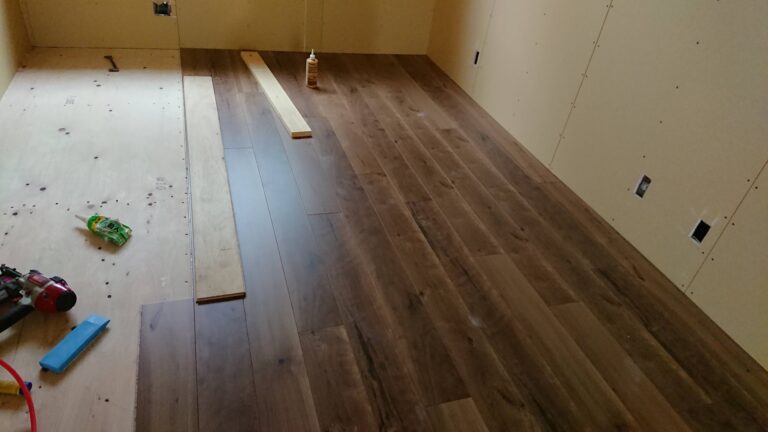 四條畷市でフローリング張り替え施工事例｜古い床から明るく快適な空間へリフォーム