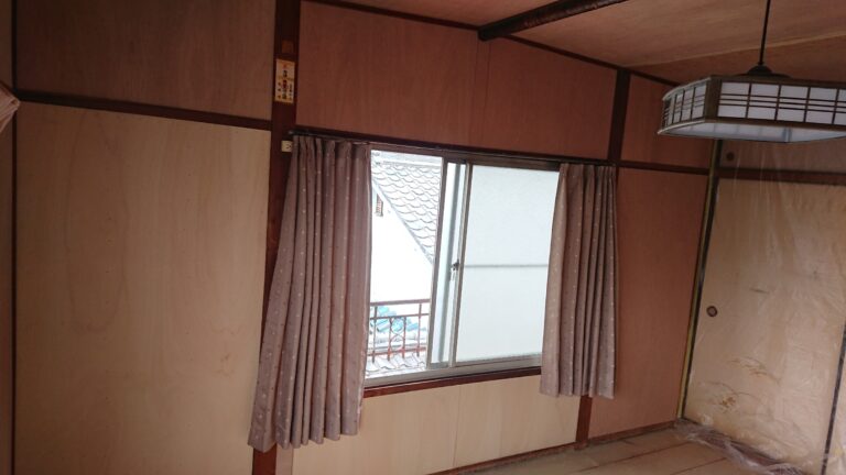 四條畷市｜和室の壁をクロス仕上げにするための下地工事を行いました