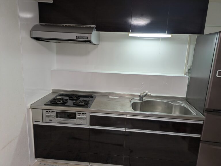 東大阪市 キッチンパネル張替え・キッチン脱着工事 施工事例｜清潔で使いやすいキッチンへ