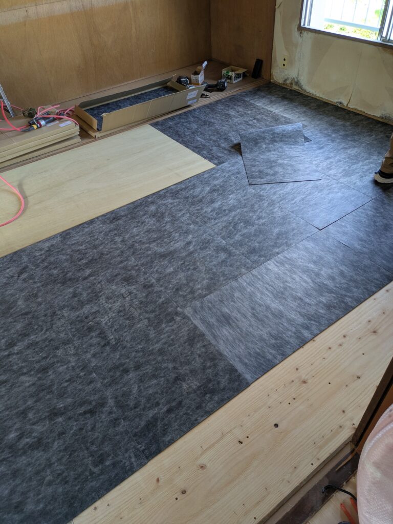 【箕面市】畳からクッションフロアへリフォーム｜遮音マット敷設で快適な洋室へ施工事例