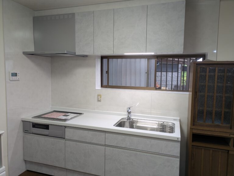 【寝屋川市】流し台からシステムキッチンへ交換｜使い勝手が劇的に向上した施工事例